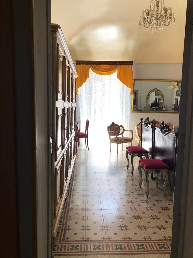 Suite 120 Noto Luaran gambar