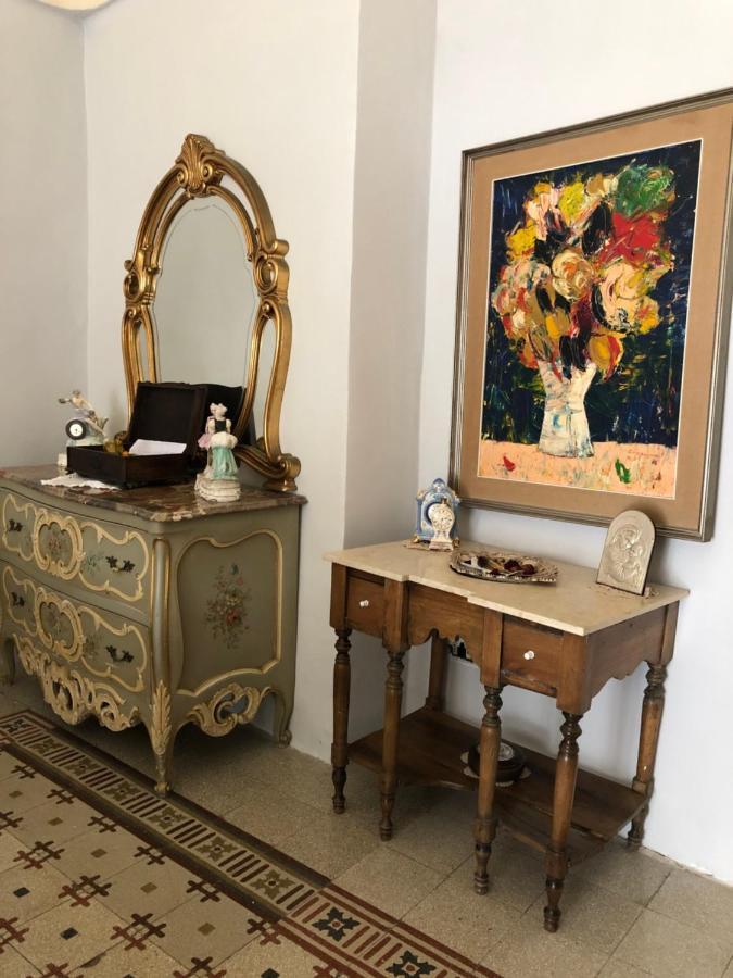 Suite 120 Noto Luaran gambar